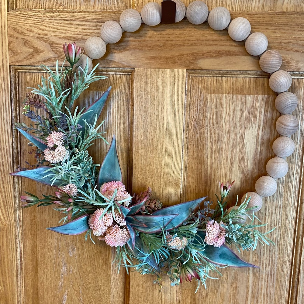 Hand‎ crafted- Beautiful faux succulent 18 inch bead wreath